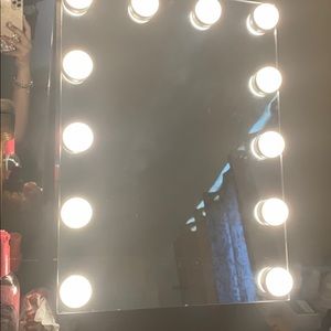 ihome Beauty Vanity mirror & Speaker with bluetoot